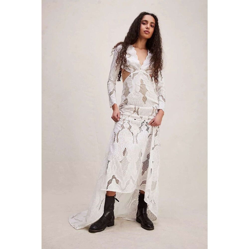 ELLIATT Regustry gown in ivory  Ivory Lace Bridal Gown